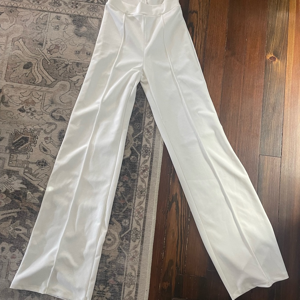 Fashion Nova, white trouser. Size M!